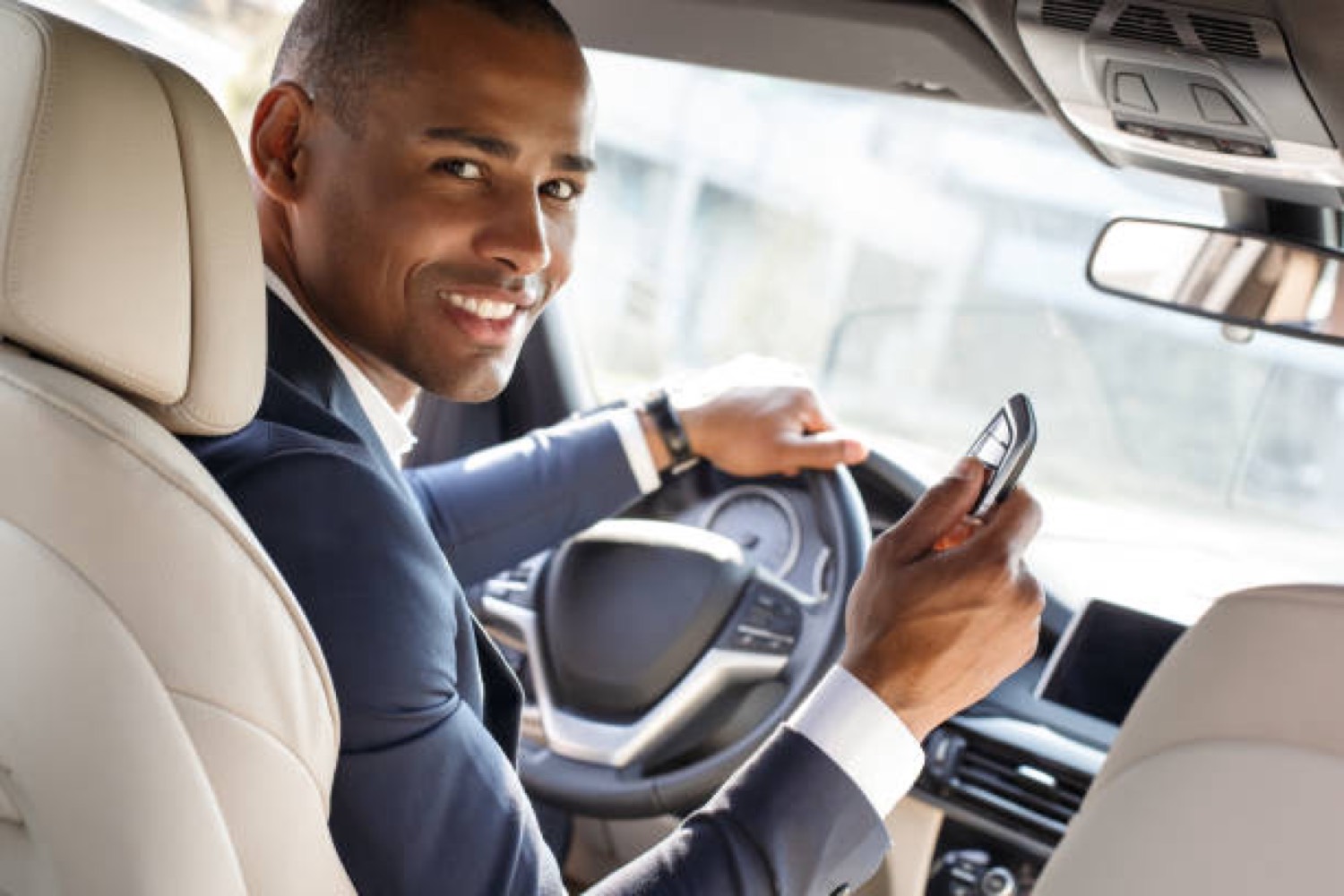 Wie wählt man einen professionellen Chauffeurservice?